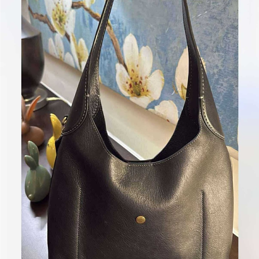 Elegant COACH Black Leather Women's Bag